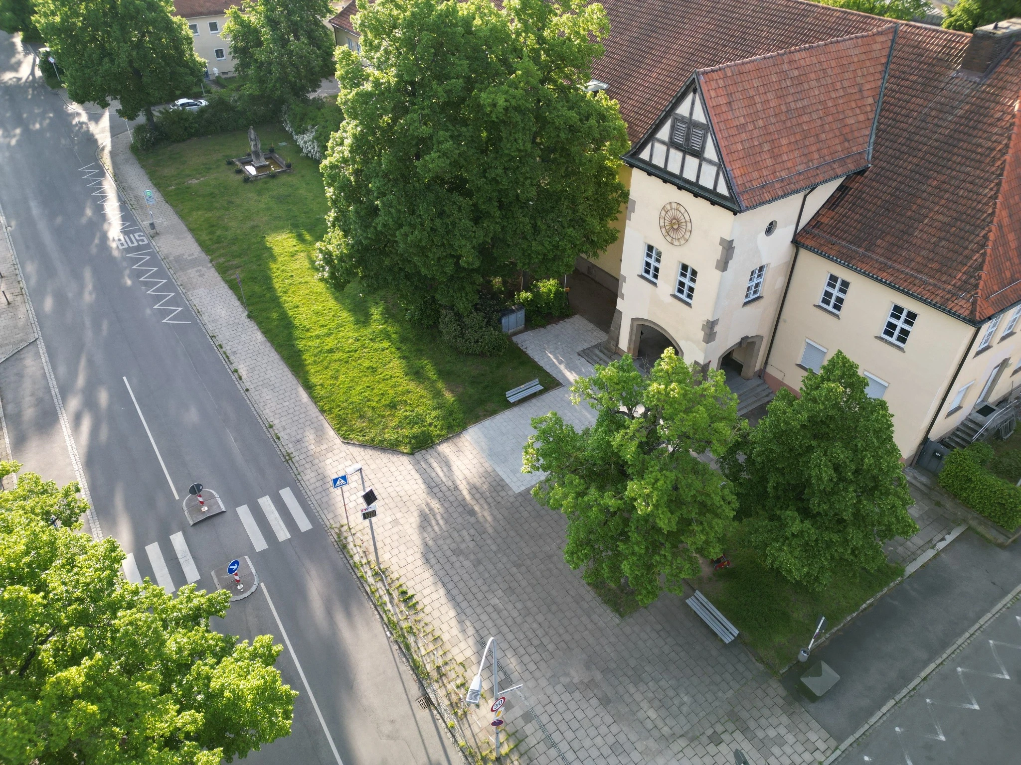 Luftaufnahme der Kunigundenschule in der Gartenstadt